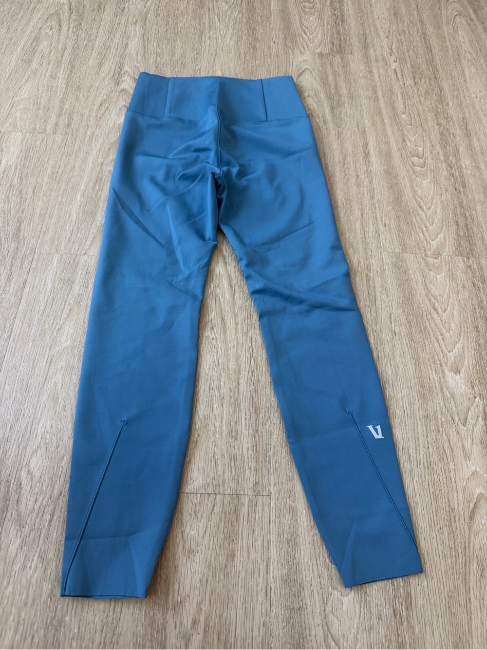 VUORI evolve leggings size M